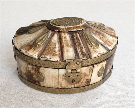 metal indian box with locking lid|Indian Inlaid Box .